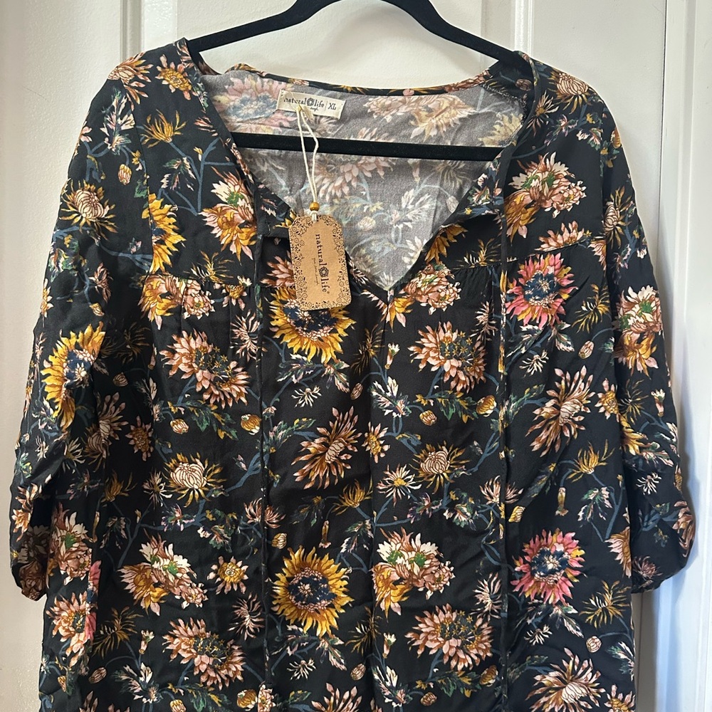NATURAL LIFE Maribel Black Floral Blouse